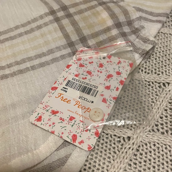 NWT Free People Oversized Button Down Stylish Shirt with Batwing Sleeves - Picture 5 of 10